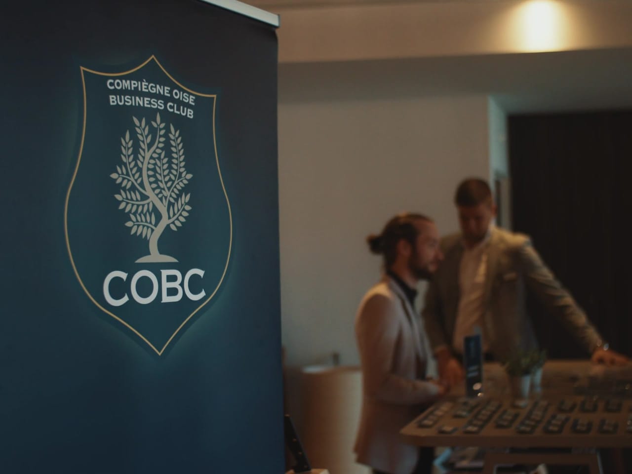 Accueil des adhérents et table des badges