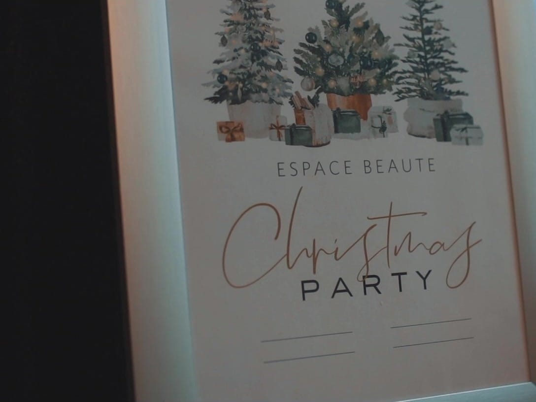 Affiche de la Christmas party et de l'espace beauté