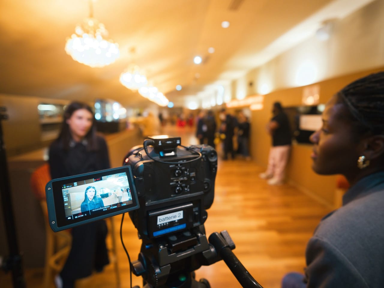 Tournage d'une vidéo, retour image sur l'écran de la caméra